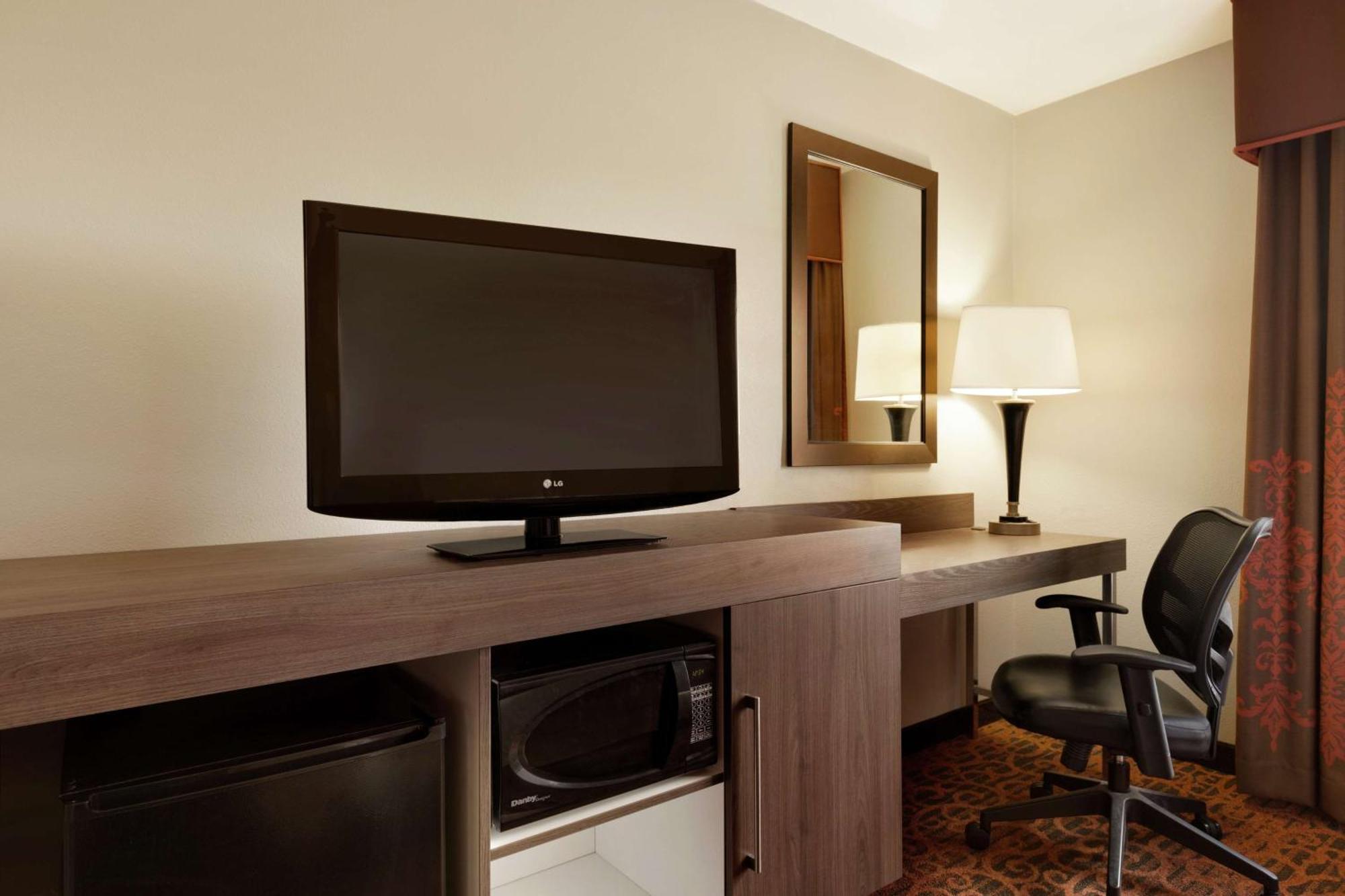 Hampton Inn Wichita Falls-Sikes Senter Mall Экстерьер фото
