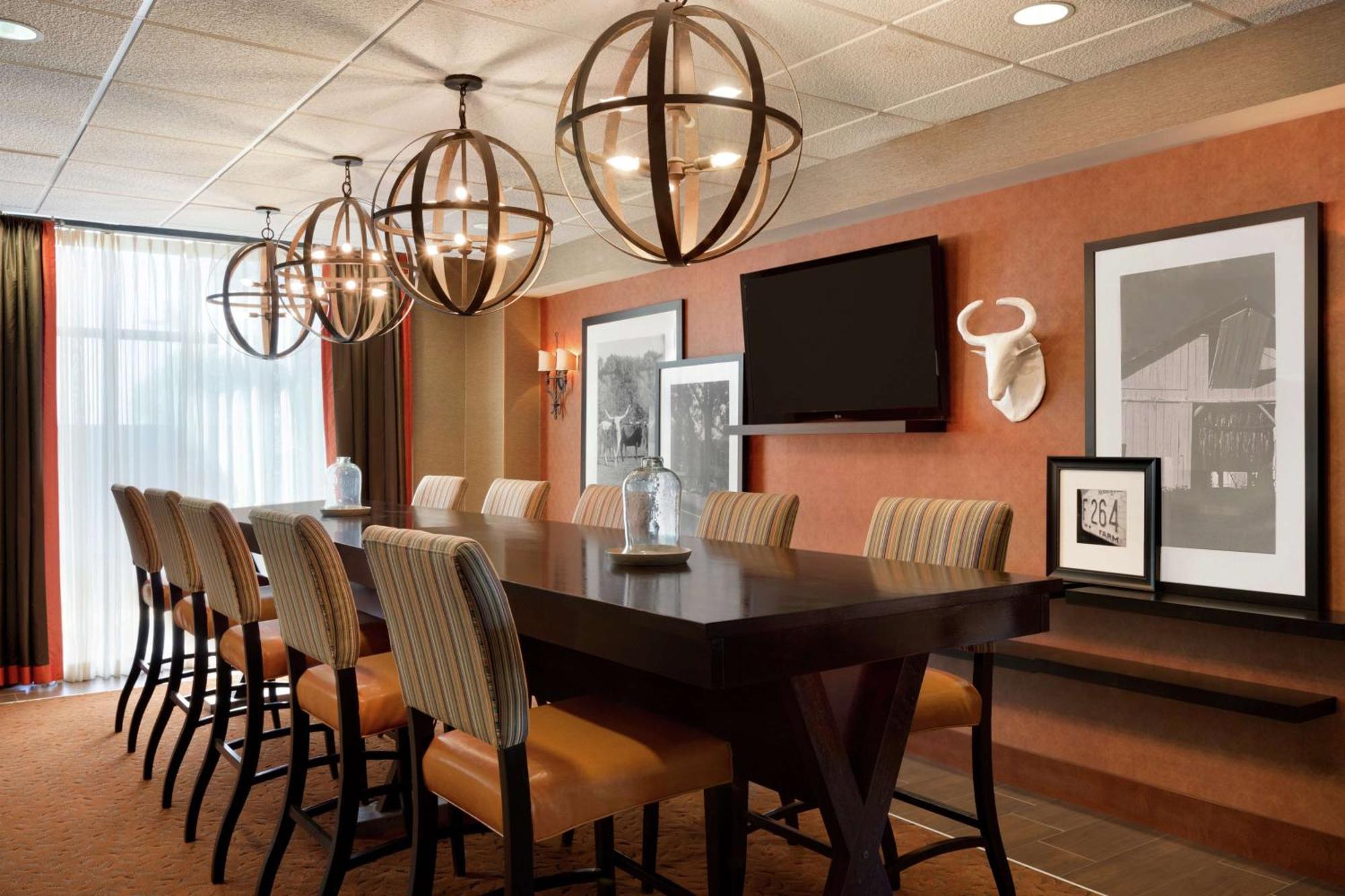 Hampton Inn Wichita Falls-Sikes Senter Mall Экстерьер фото