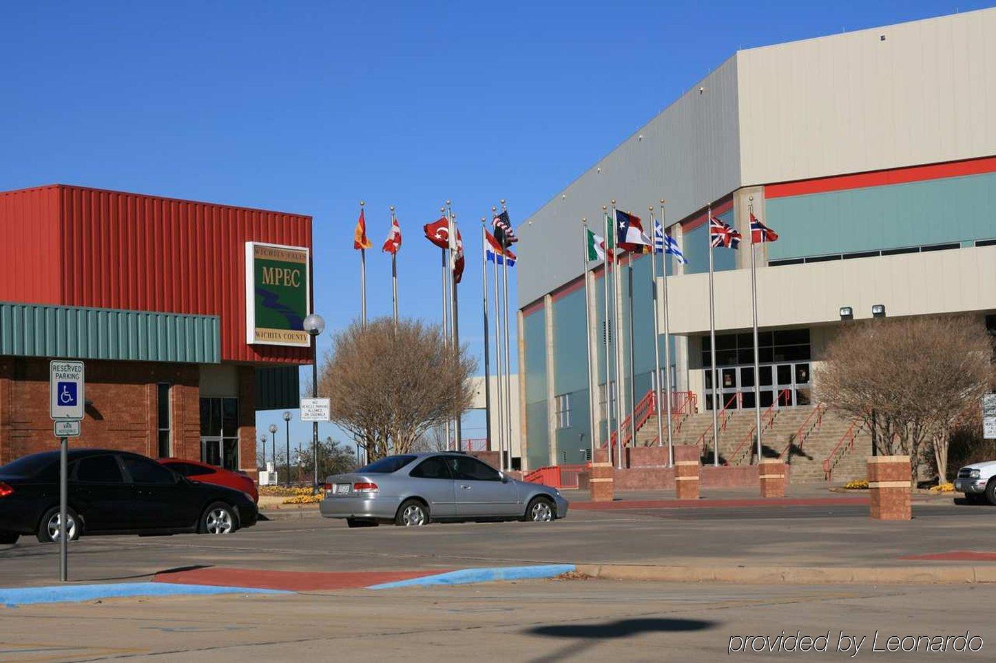 Hampton Inn Wichita Falls-Sikes Senter Mall Экстерьер фото