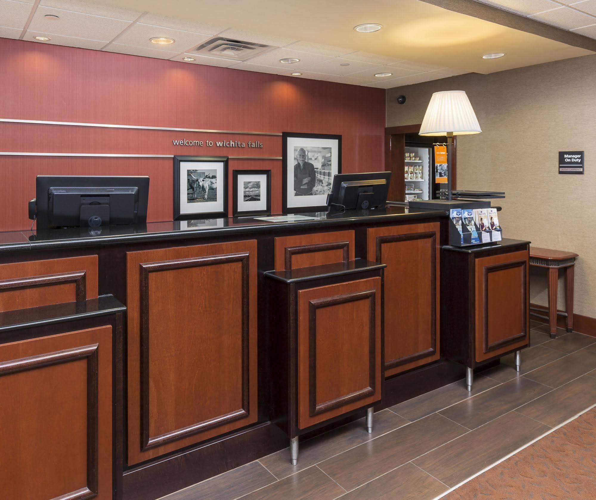 Hampton Inn Wichita Falls-Sikes Senter Mall Экстерьер фото