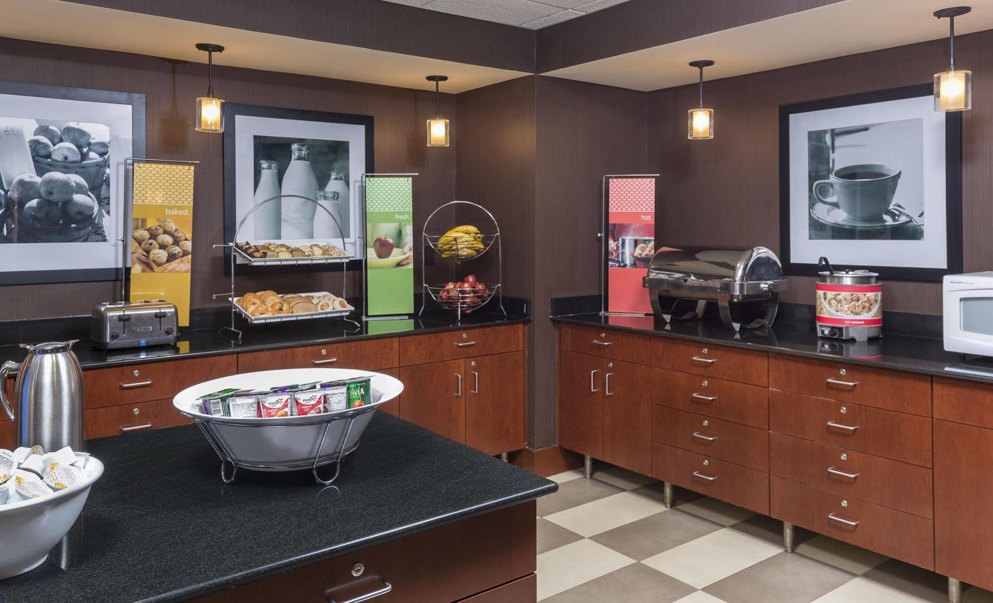 Hampton Inn Wichita Falls-Sikes Senter Mall Экстерьер фото