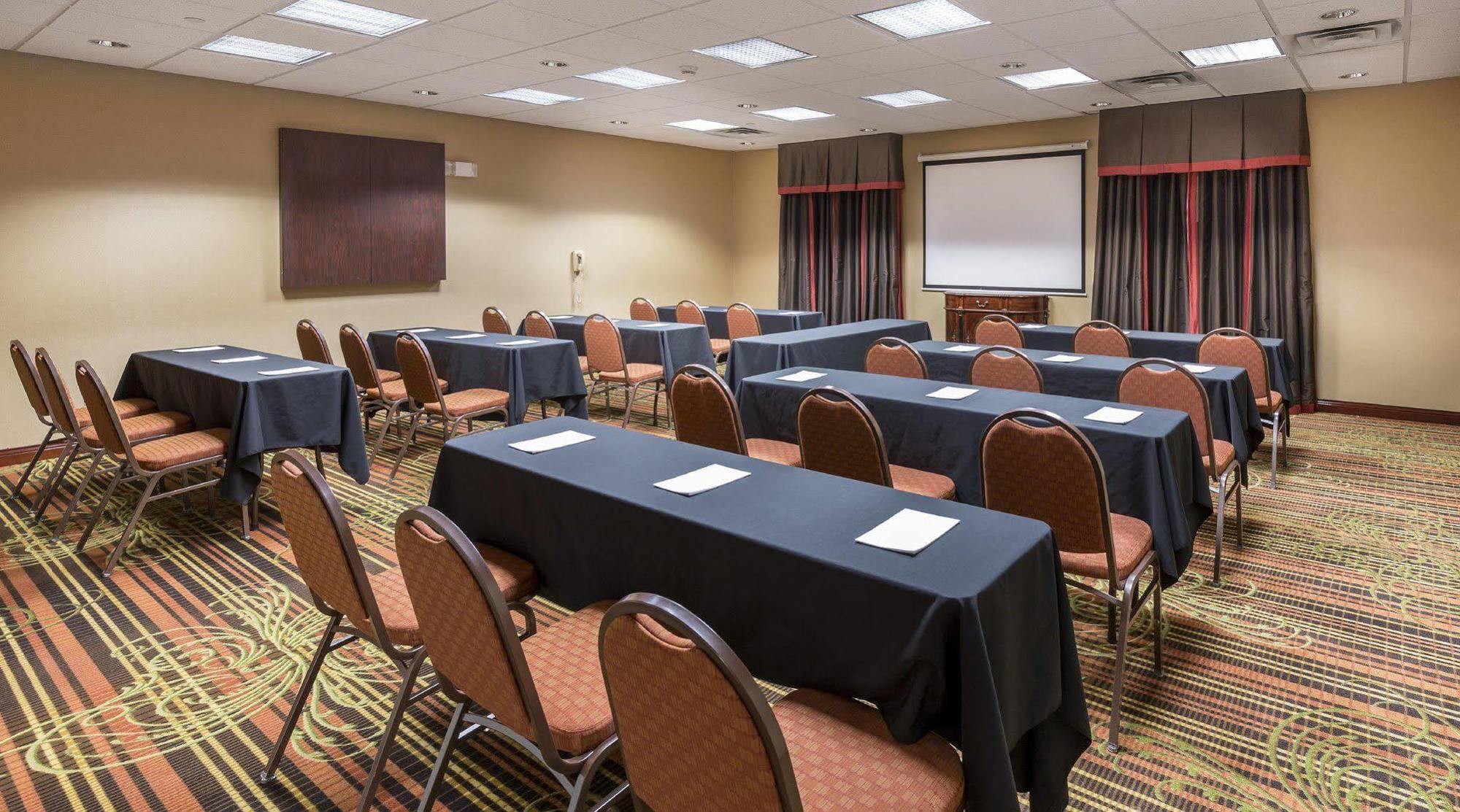 Hampton Inn Wichita Falls-Sikes Senter Mall Экстерьер фото