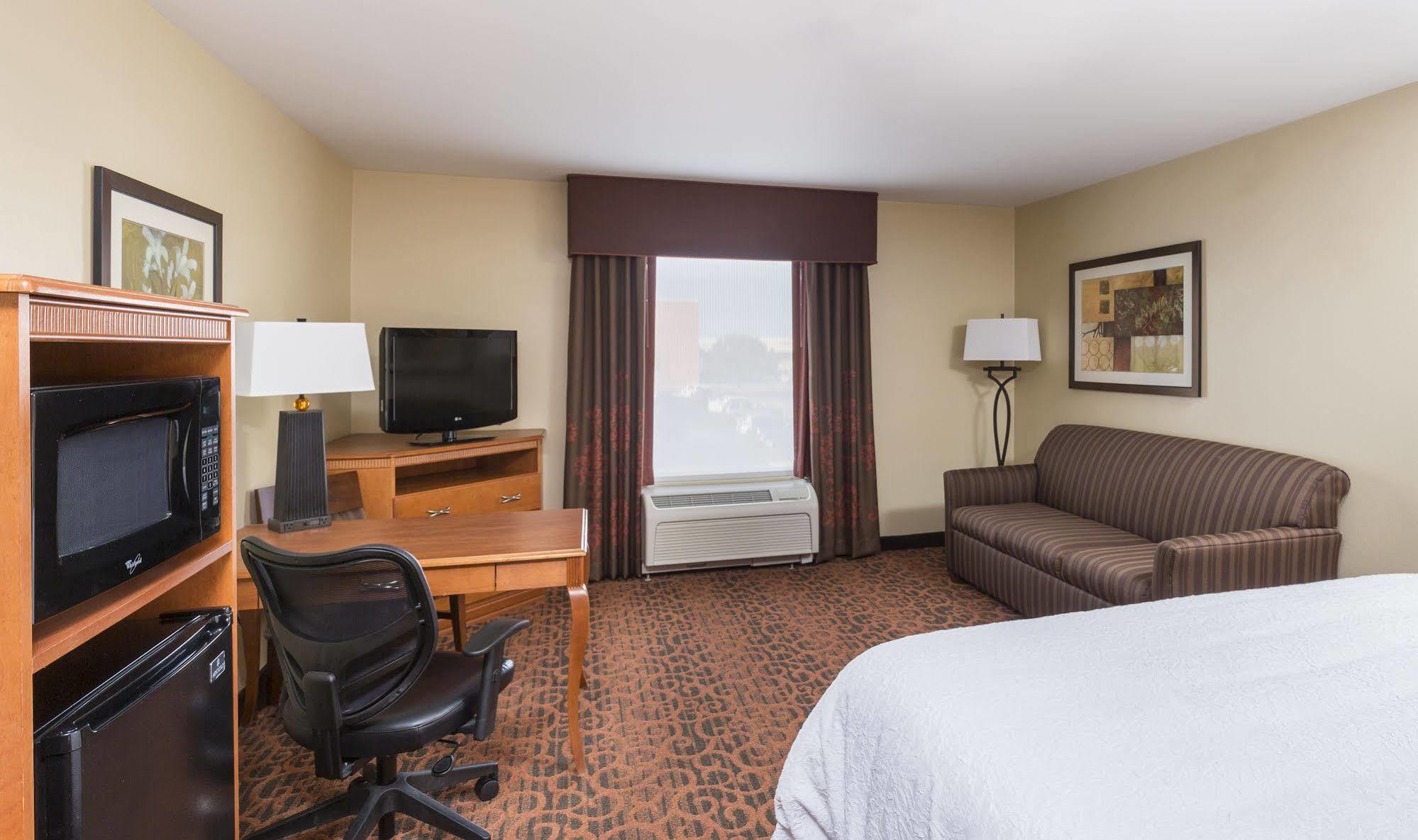 Hampton Inn Wichita Falls-Sikes Senter Mall Экстерьер фото