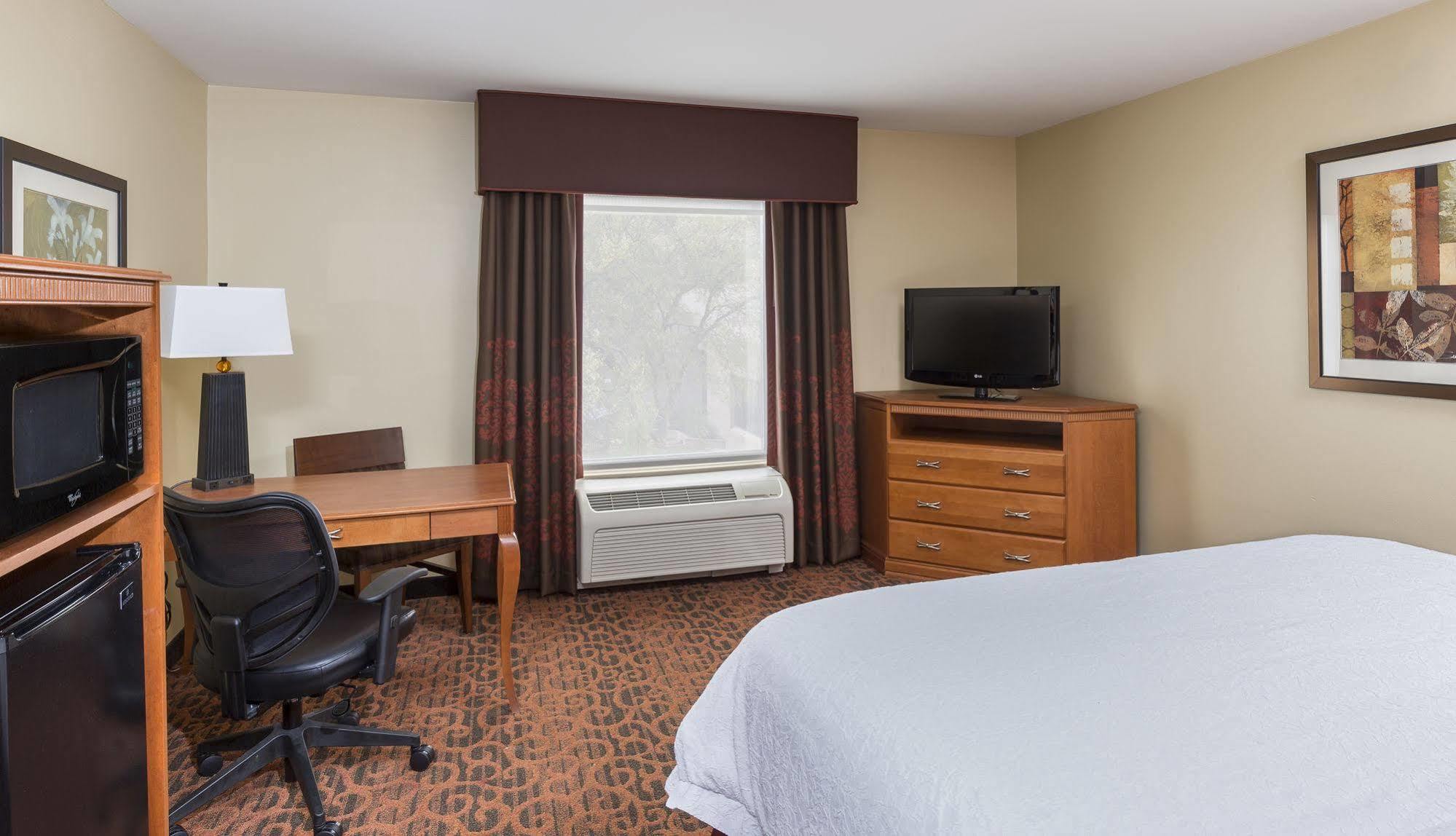 Hampton Inn Wichita Falls-Sikes Senter Mall Экстерьер фото